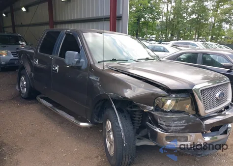 2005 Ford F-150 Lariat/Xlt из США, поврежденный, VIN 1FTPW12515KF05536